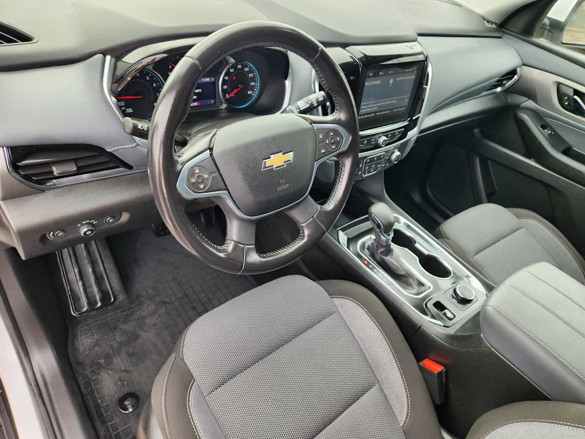 2021 Chevrolet Traverse - Image 2