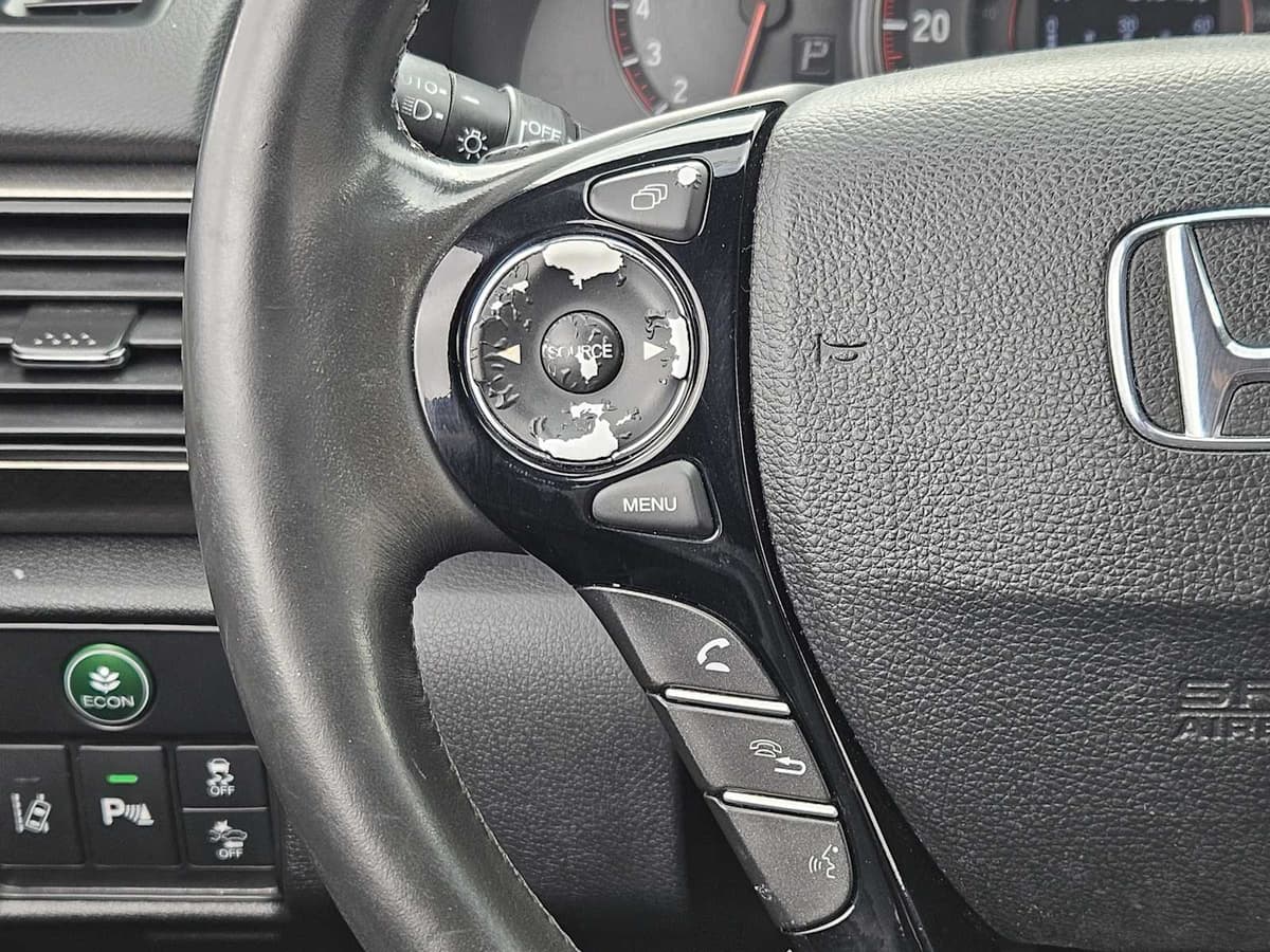 2016 Honda Accord Coupe - Image 27