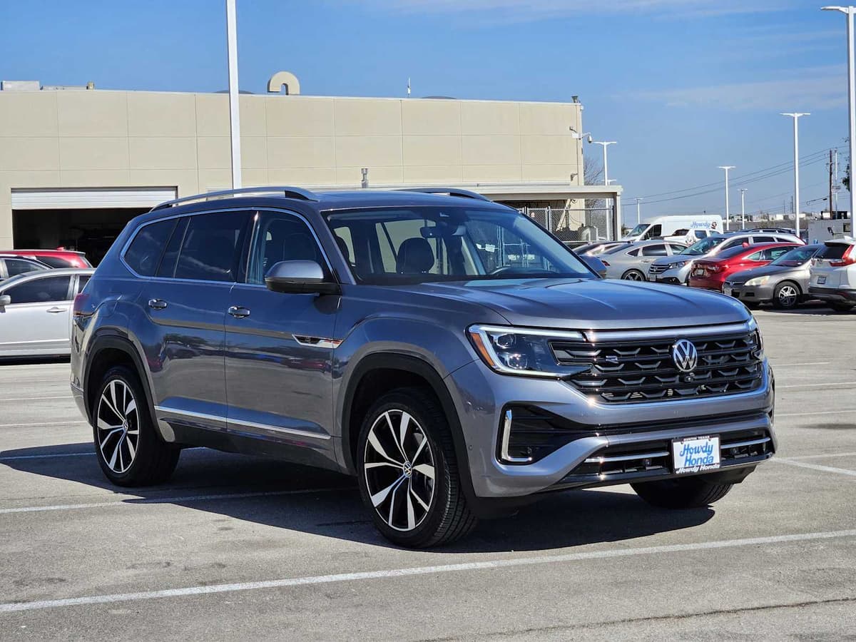 2024 Volkswagen Atlas - Image 3