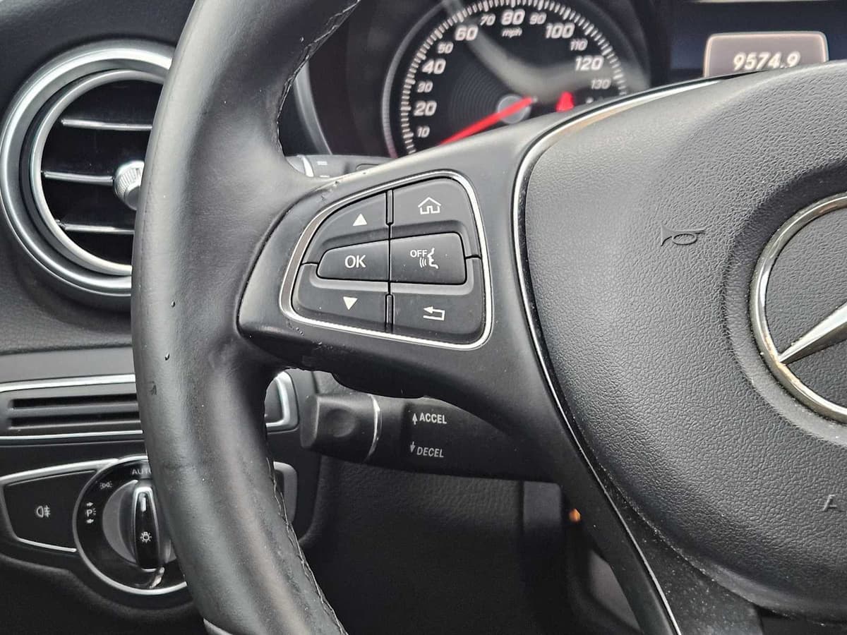 2016 Mercedes-Benz C 300 - Image 24