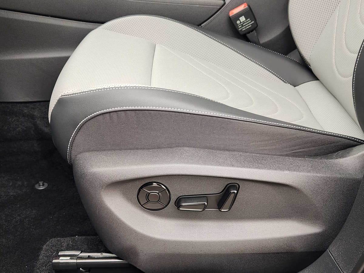 2025 Volkswagen Tiguan - Image 23
