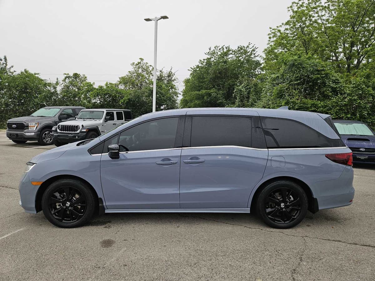 2023 Honda Odyssey - Image 4