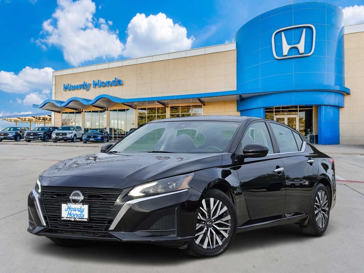 2023 Nissan Altima - Image 1