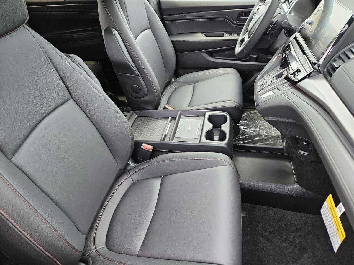 2026 Honda Odyssey - Image 12