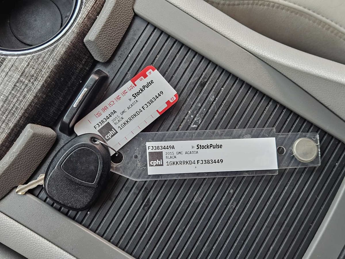 2015 GMC Acadia - Image 31