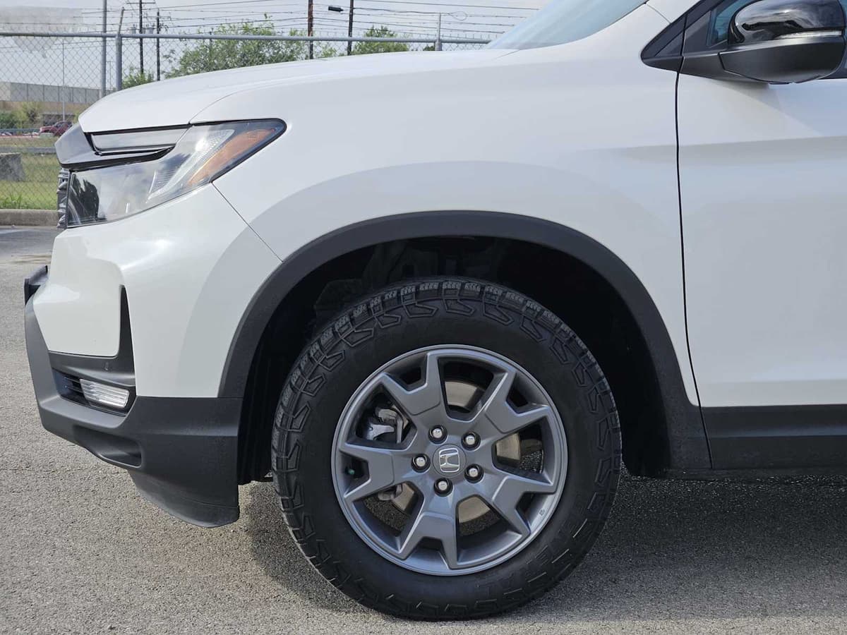 2024 Honda Passport - Image 8