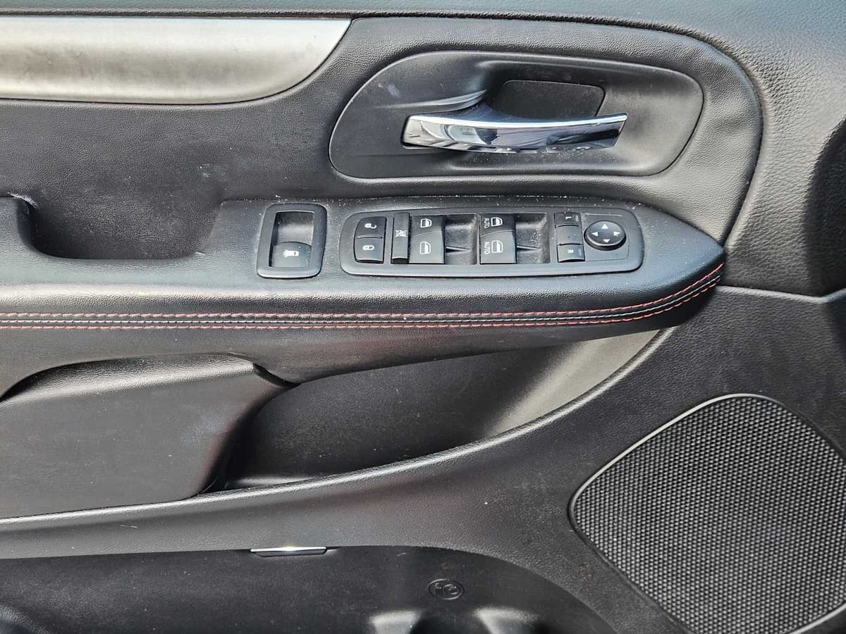 2018 Dodge Grand Caravan - Image 21