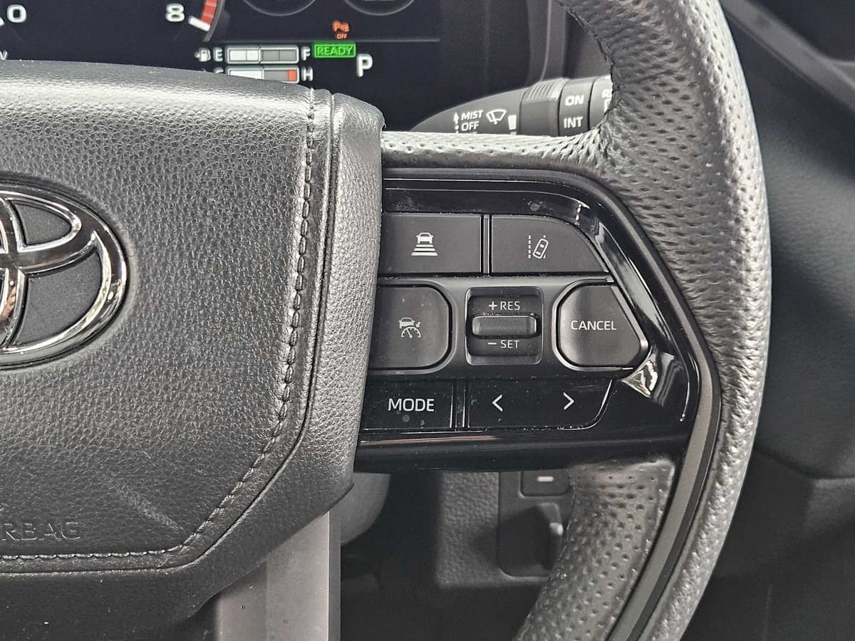 2024 Toyota Sequoia - Image 27