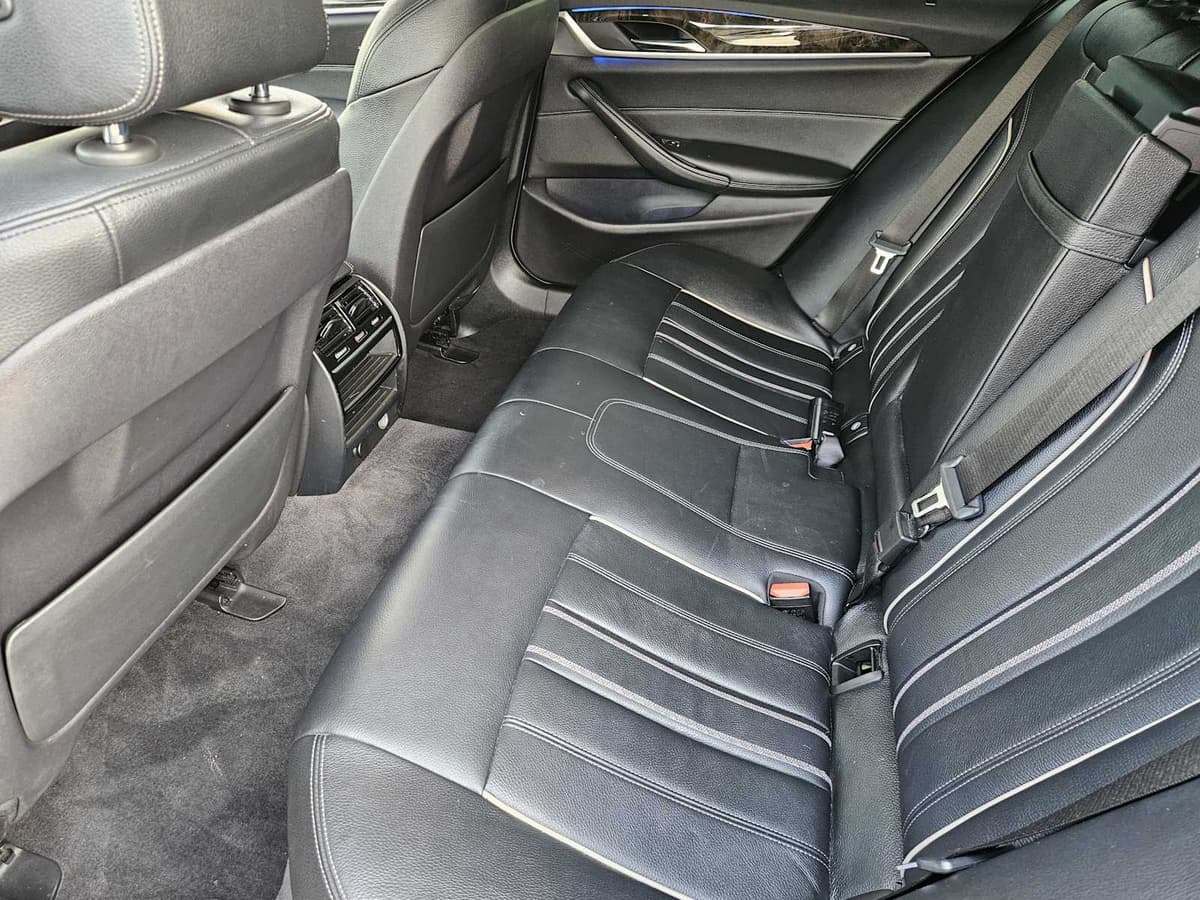 2018 BMW 530e iPerformance - Image 28