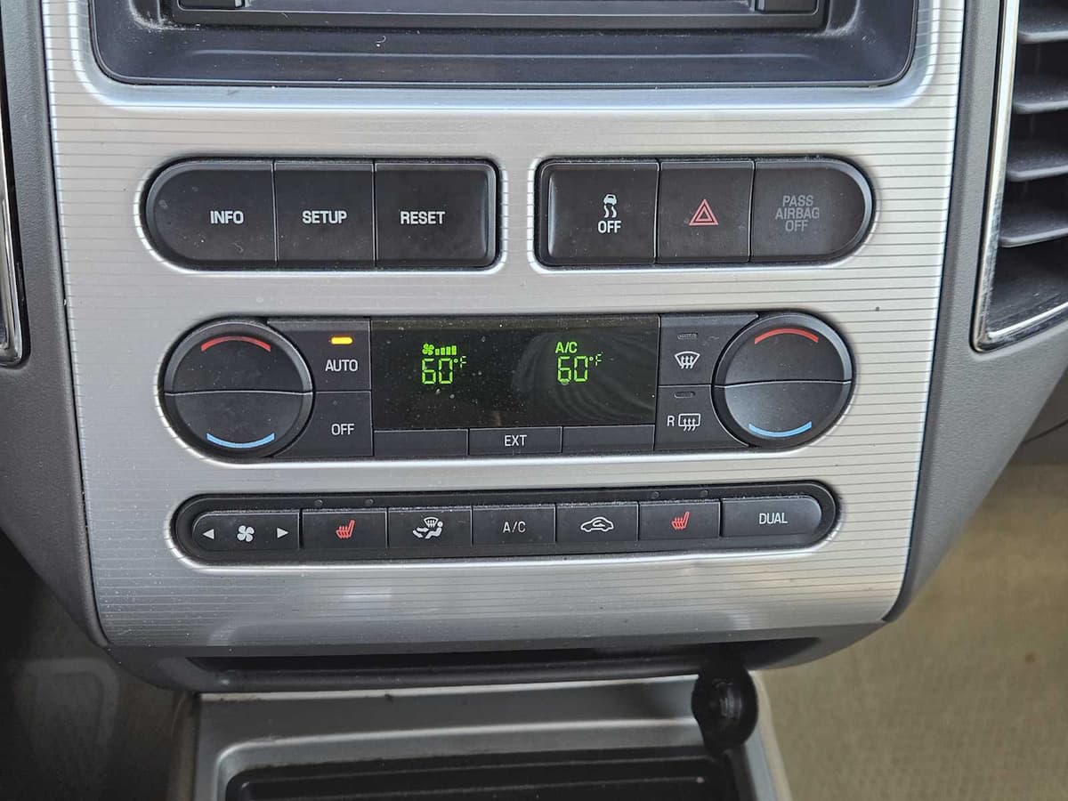 2007 Ford Edge - Image 18