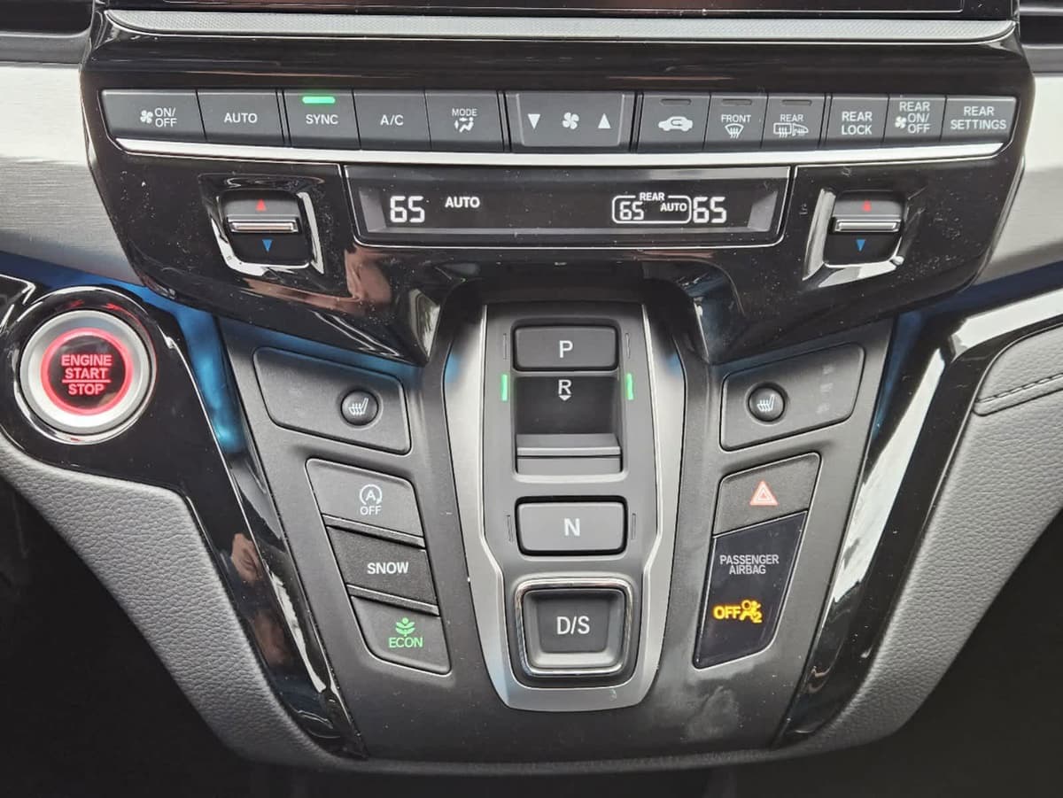 2026 Honda Odyssey - Image 16