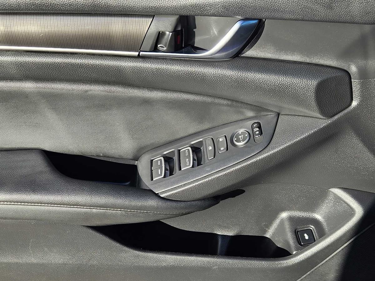 2019 Honda Accord Sedan - Image 23