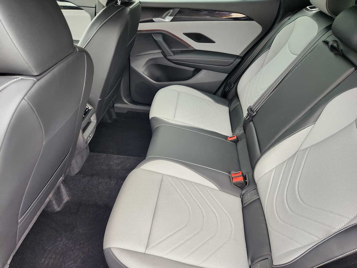2025 Volkswagen Tiguan - Image 30