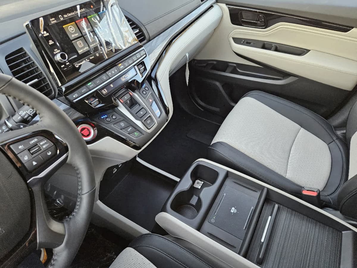 2026 Honda Odyssey - Image 18