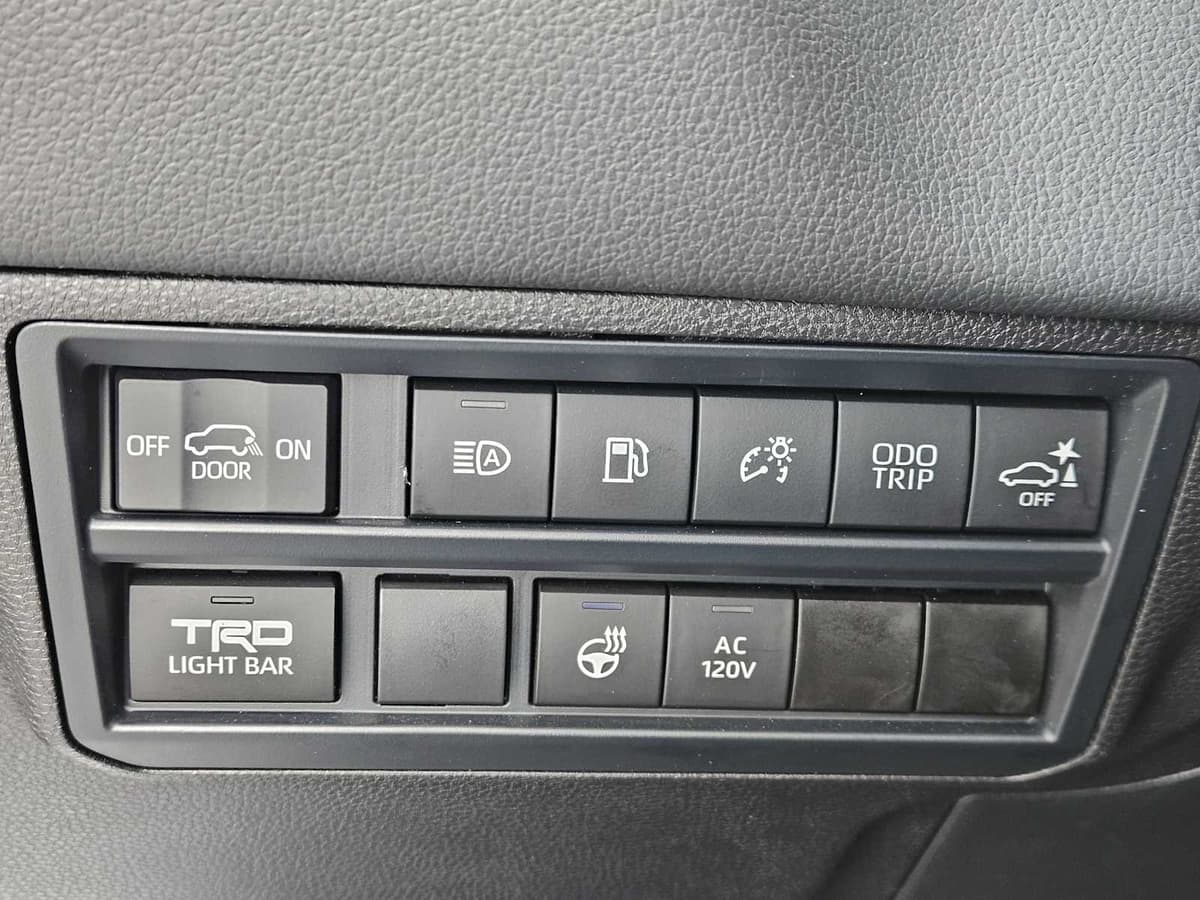 2024 Toyota Sequoia - Image 20