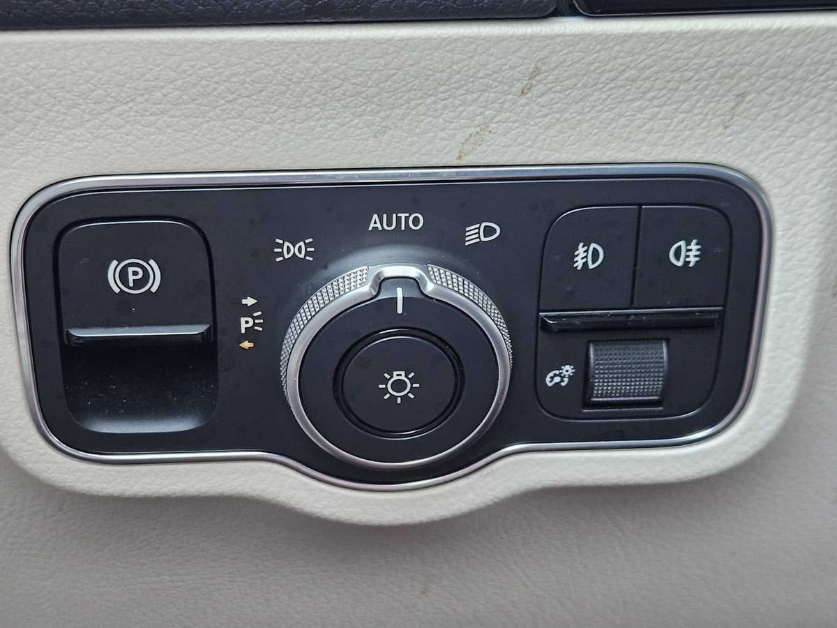 2021 Mercedes-Benz GLA 250 - Image 21