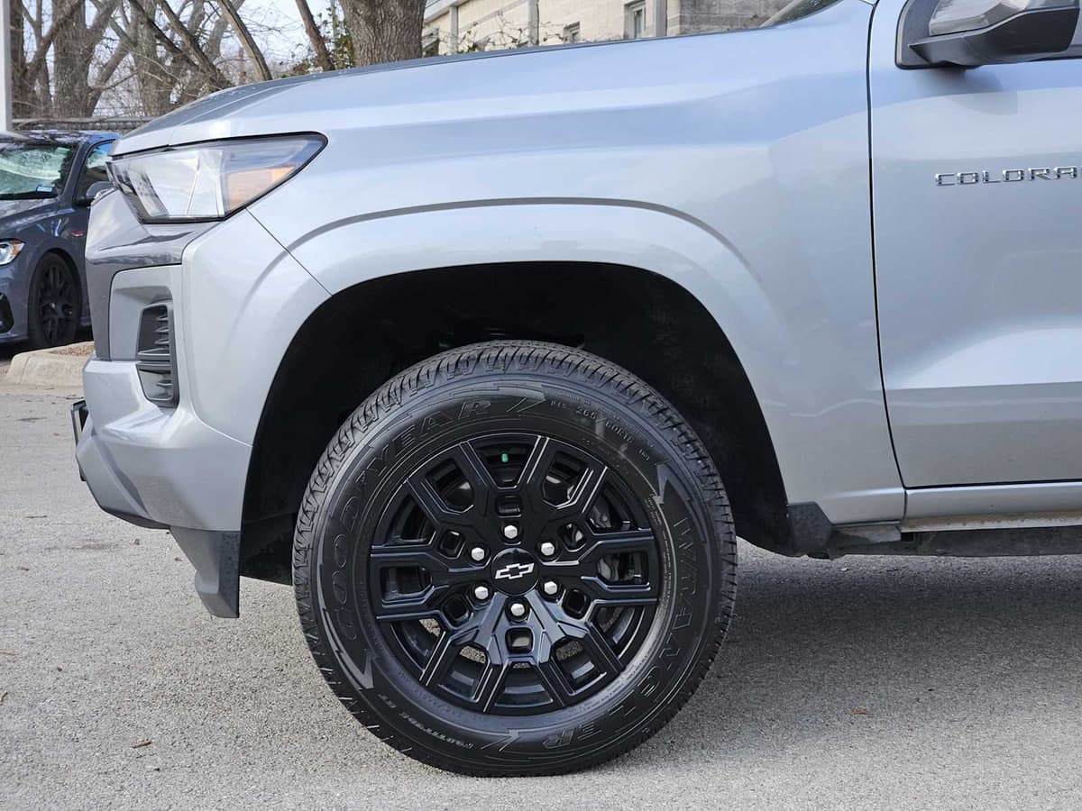 2023 Chevrolet Colorado - Image 8