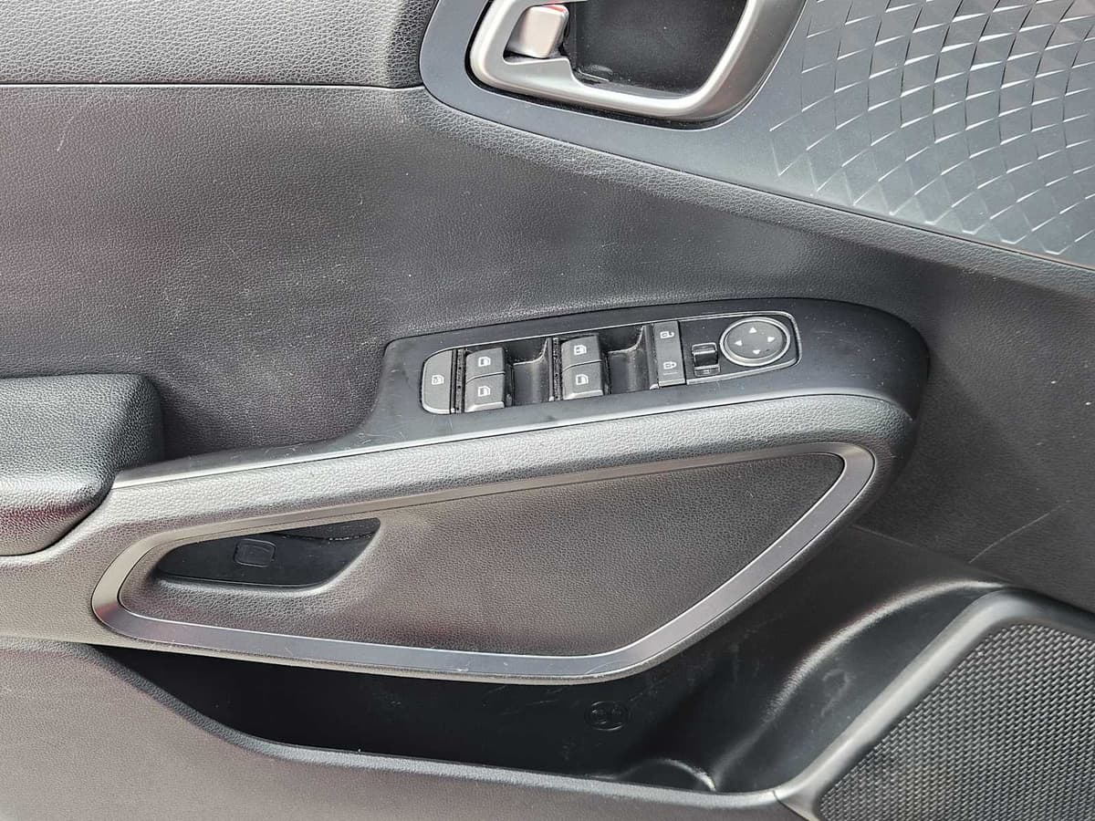 2021 Kia Soul - Image 21