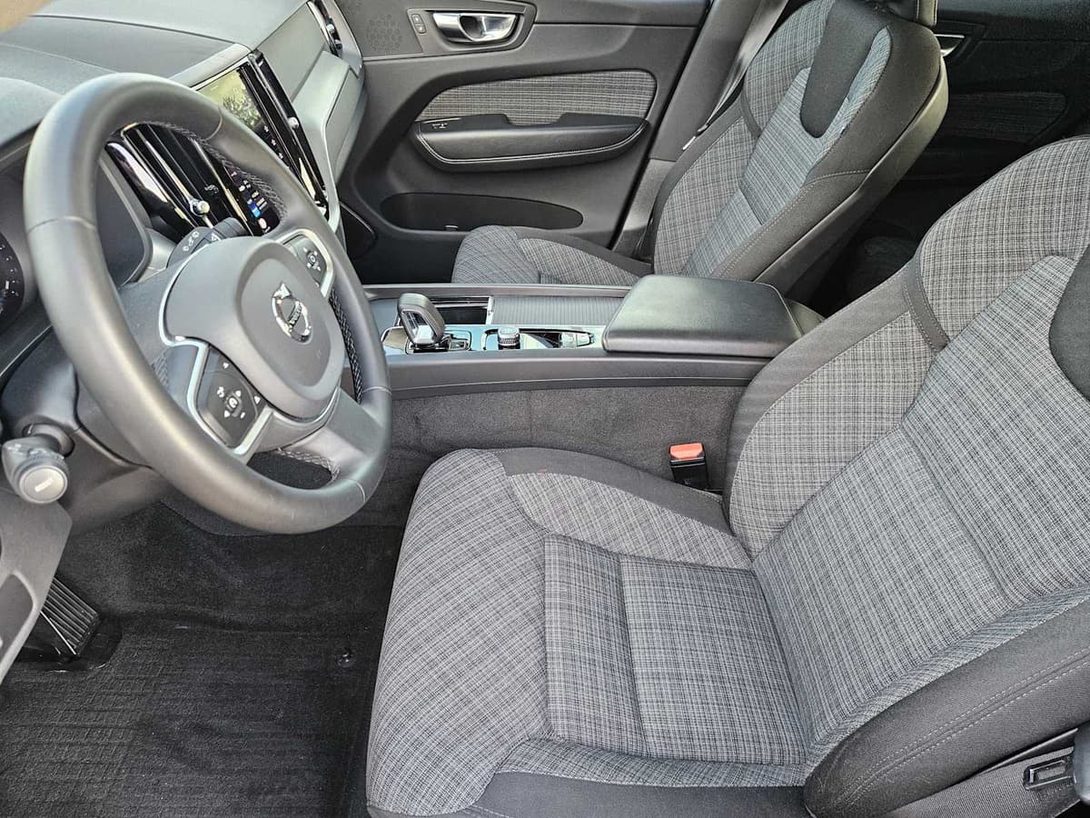 2023 Volvo XC60 - Image 13