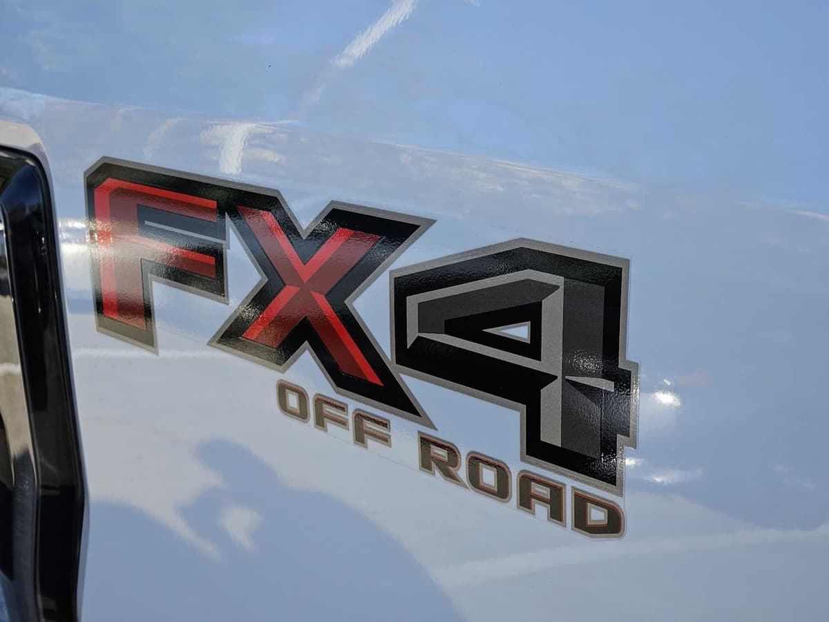 2021 Ford Super Duty F-250 Pickup - Image 12