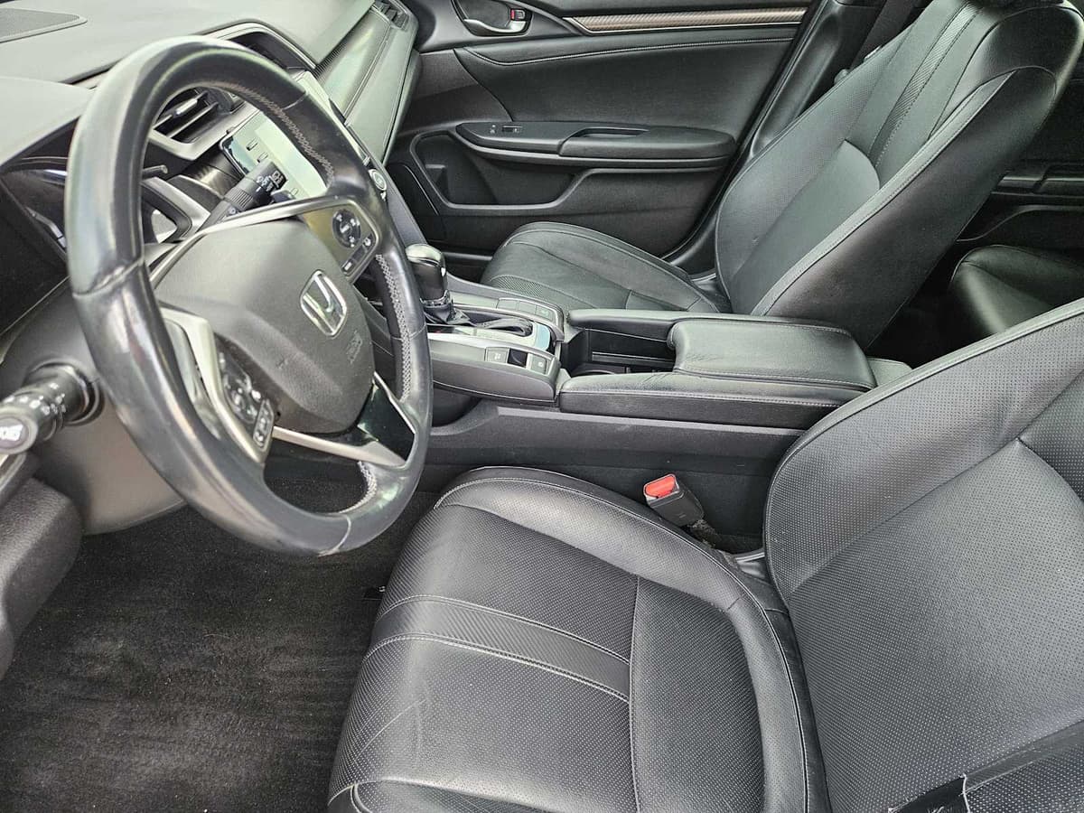 2019 Honda Civic Hatchback - Image 13