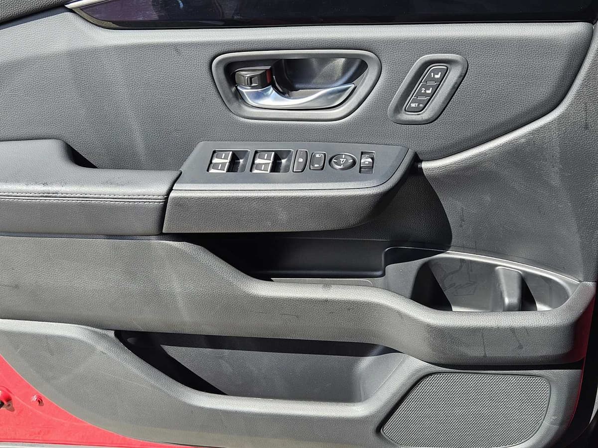 2025 Honda Pilot - Image 18