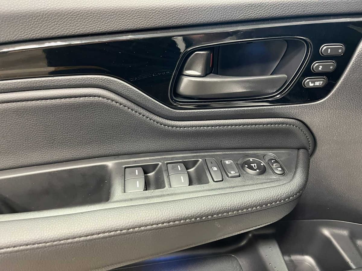 2026 Honda Odyssey - Image 13