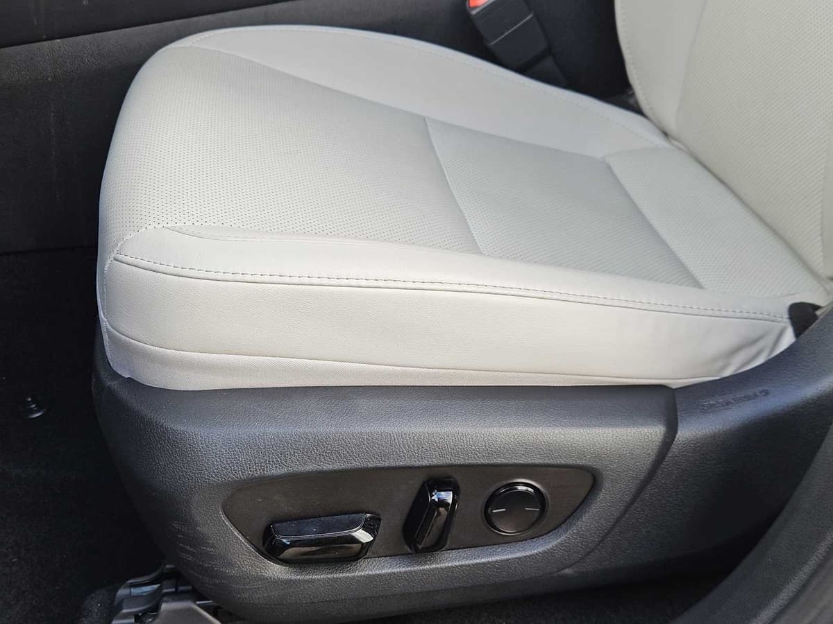 2023 LEXUS RX - Image 23