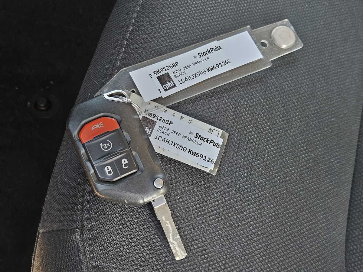 2019 Jeep Wrangler Unlimited - Image 32