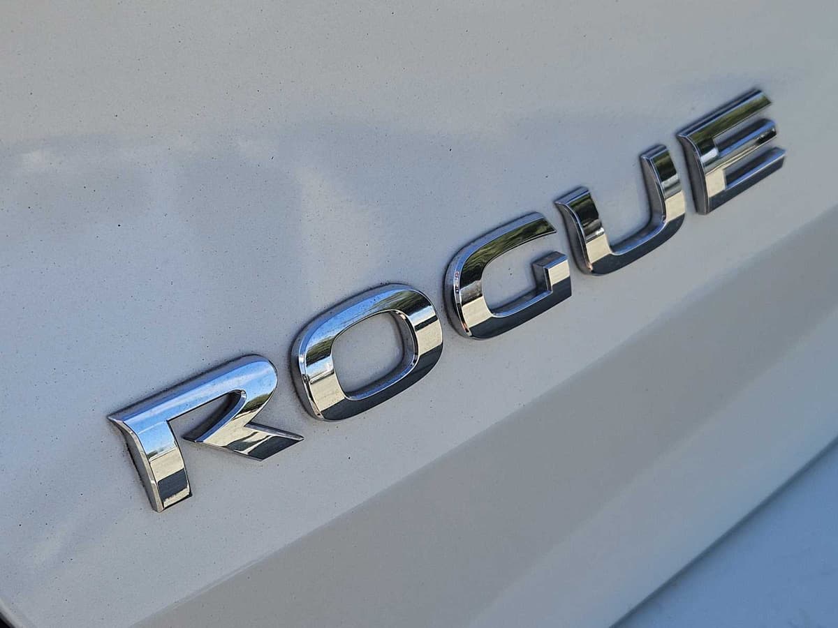 2016 Nissan Rogue - Image 12