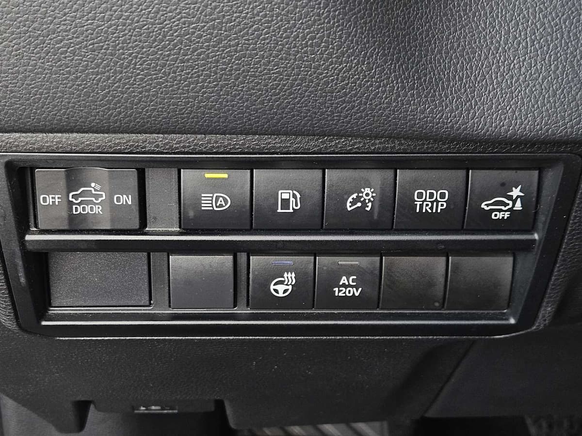 2022 Toyota Tundra - Image 22