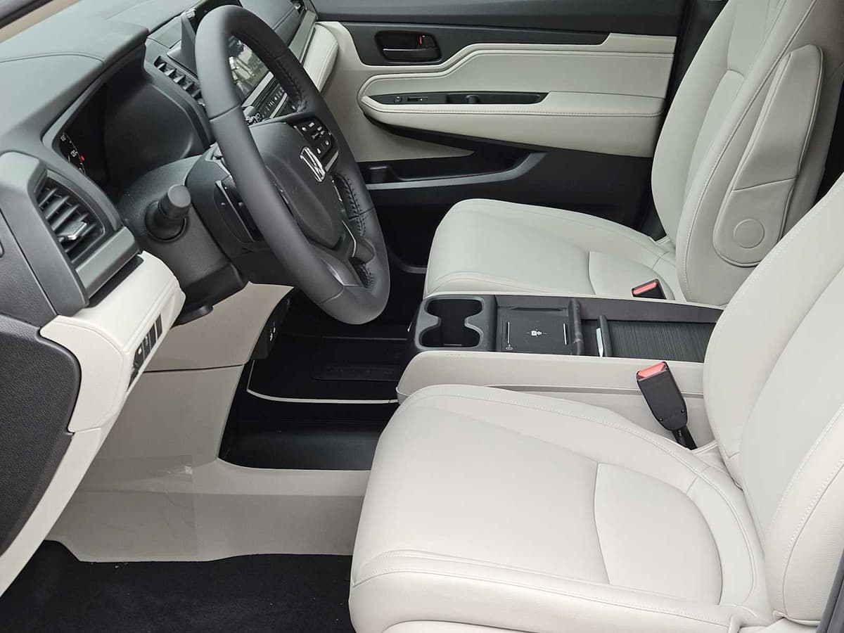 2026 Honda Odyssey - Image 11