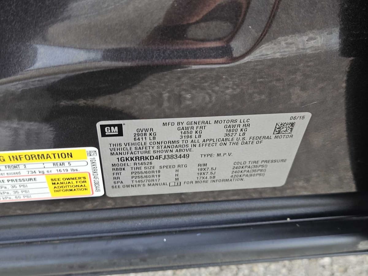 2015 GMC Acadia - Image 30