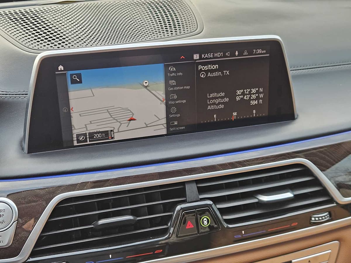 2020 BMW 740i - Image 16