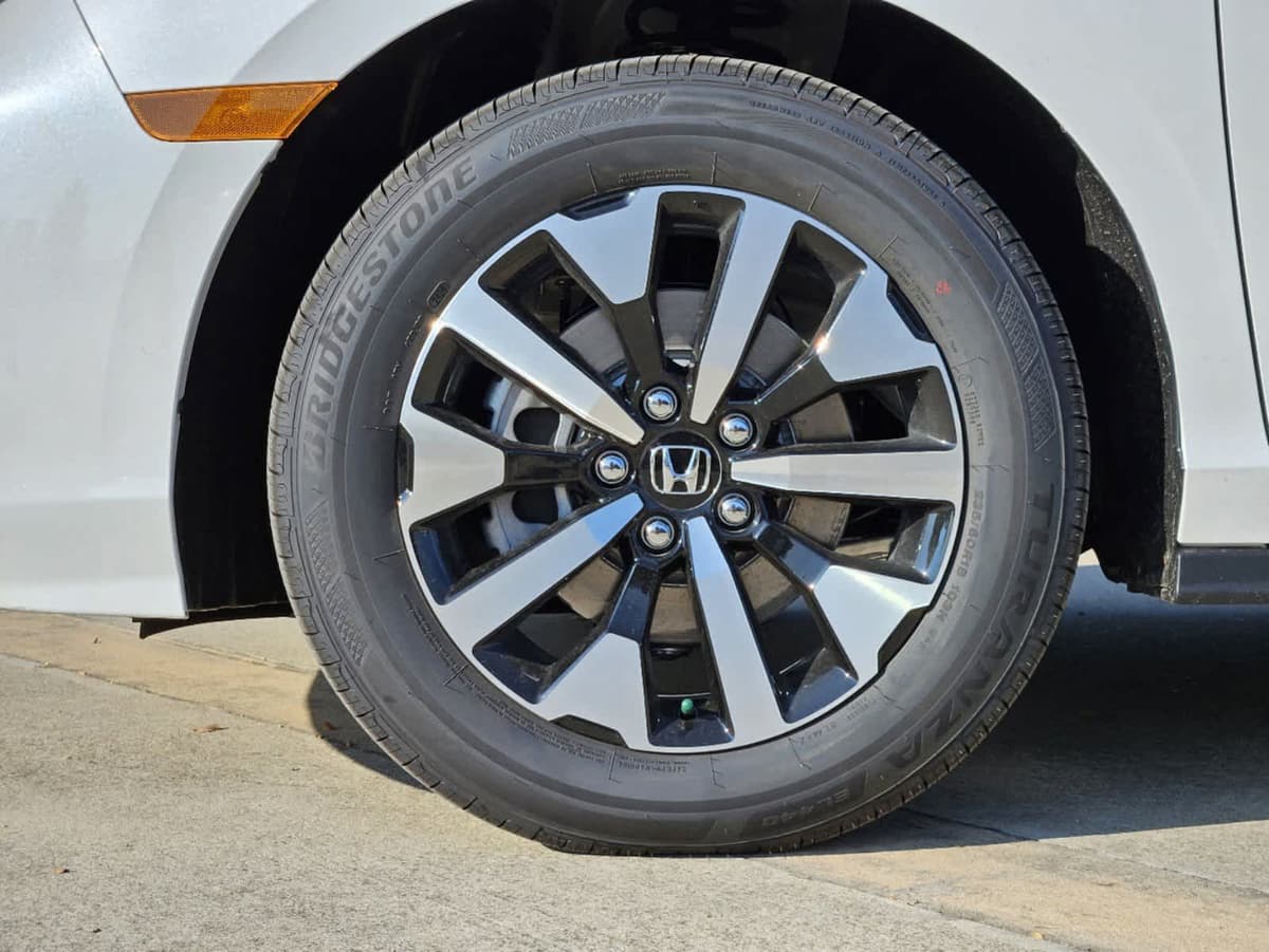 2026 Honda Odyssey - Image 9