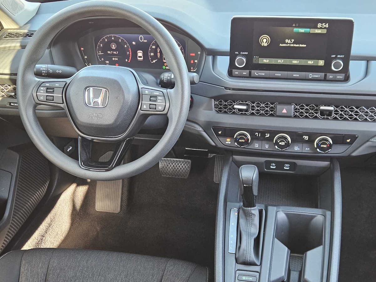 2025 Honda Accord - Image 25