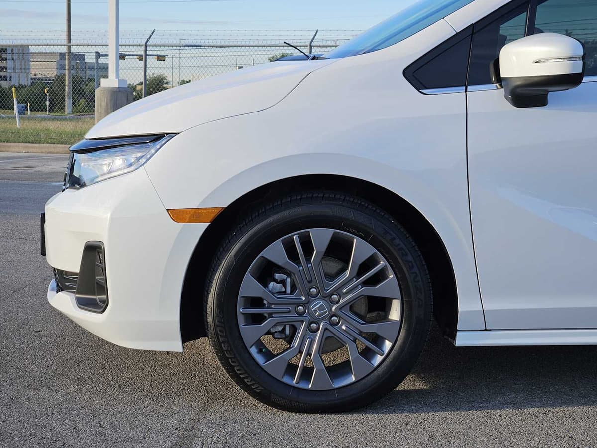 2026 Honda Odyssey - Image 8