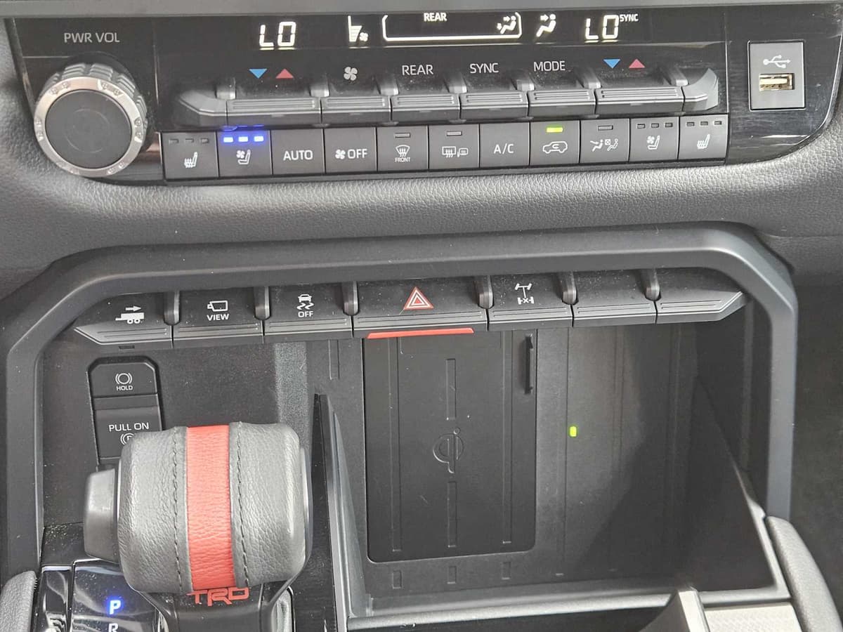 2024 Toyota Sequoia - Image 17