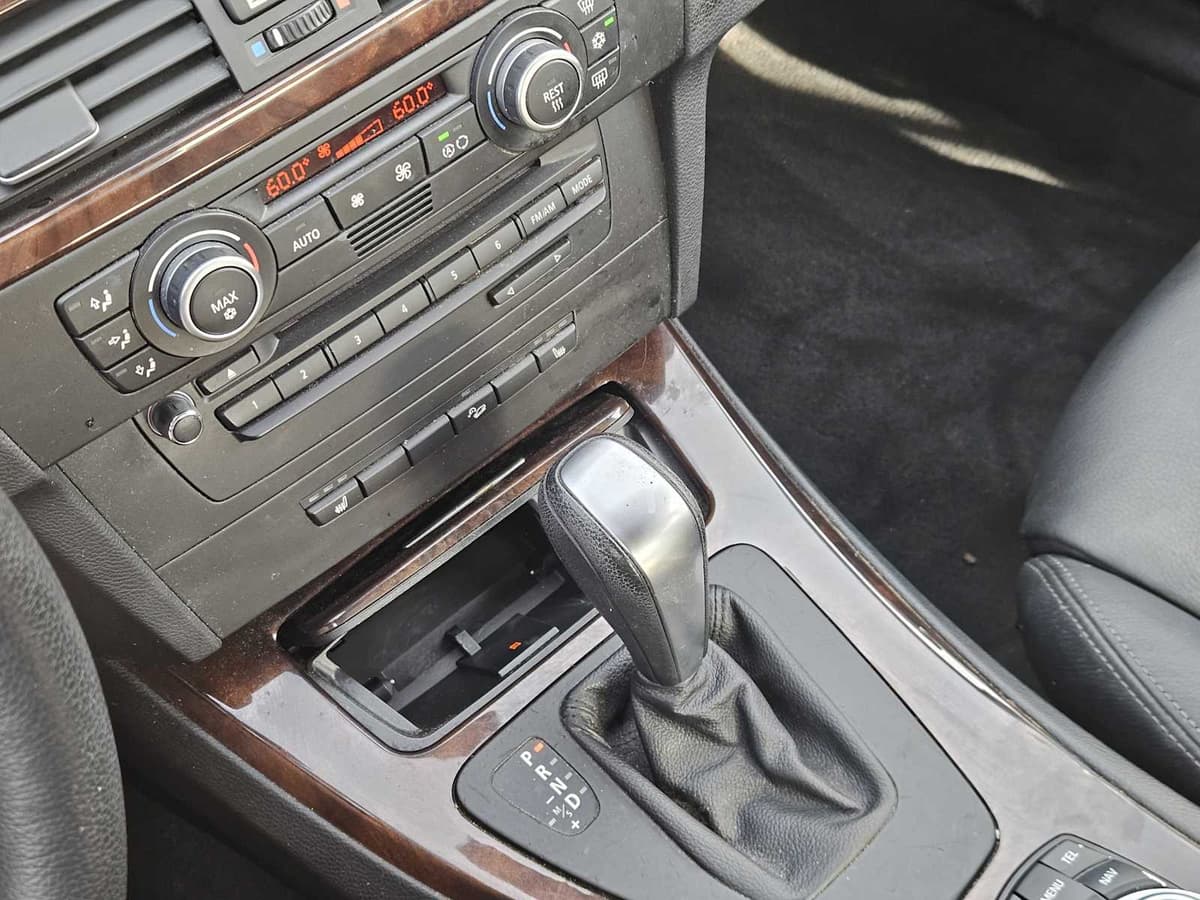 2009 BMW 335i xDrive - Image 19