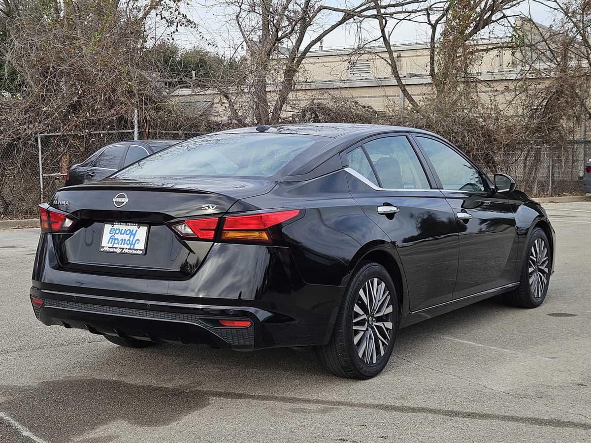 2023 Nissan Altima - Image 6