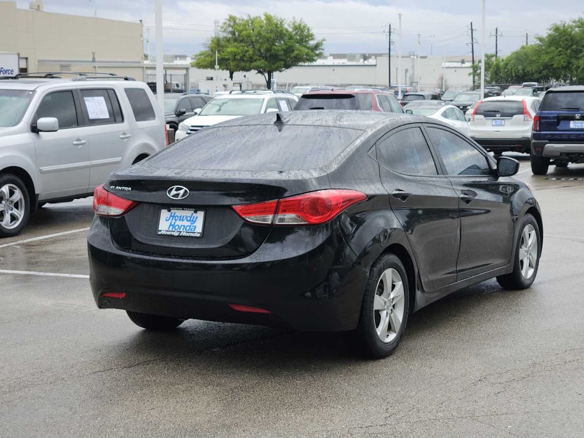 2012 Hyundai Elantra - Image 6