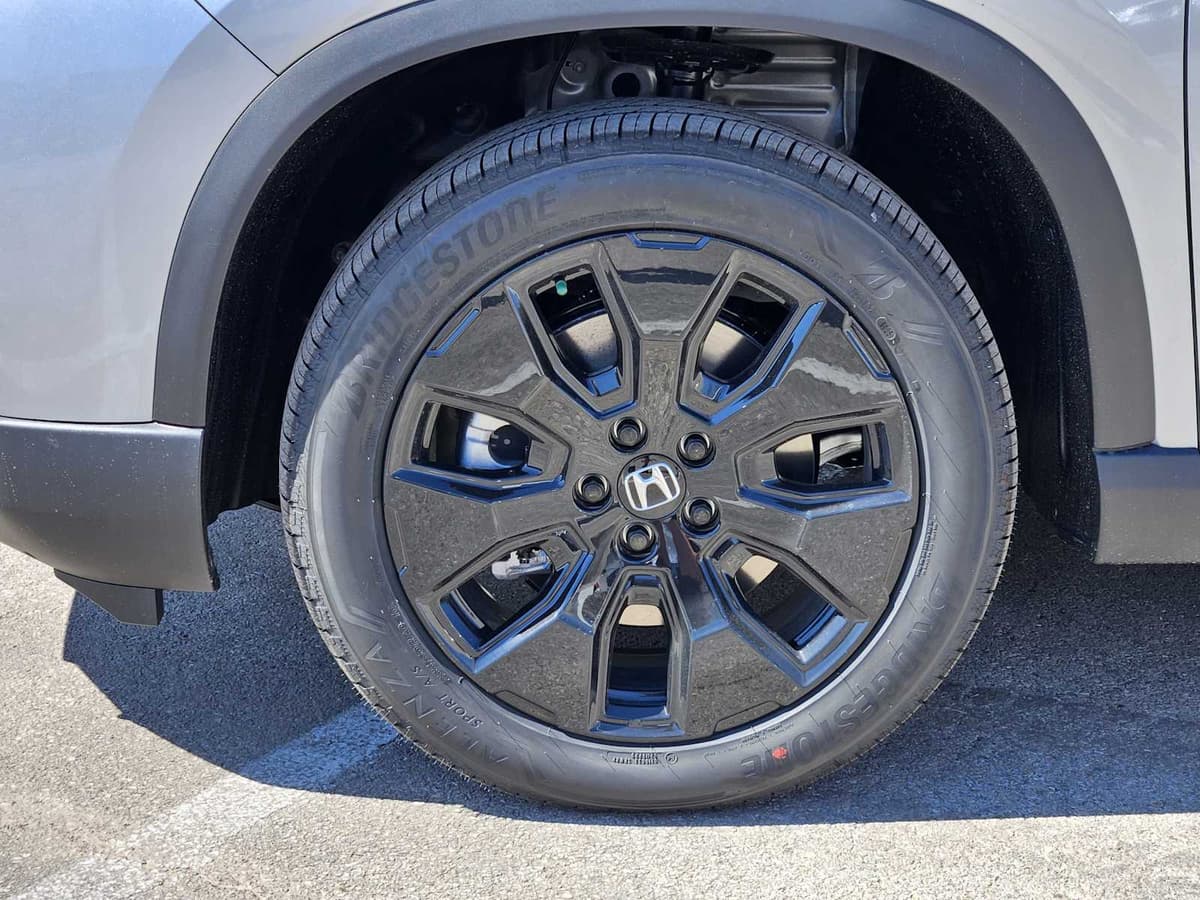 2026 Honda Pilot - Image 8