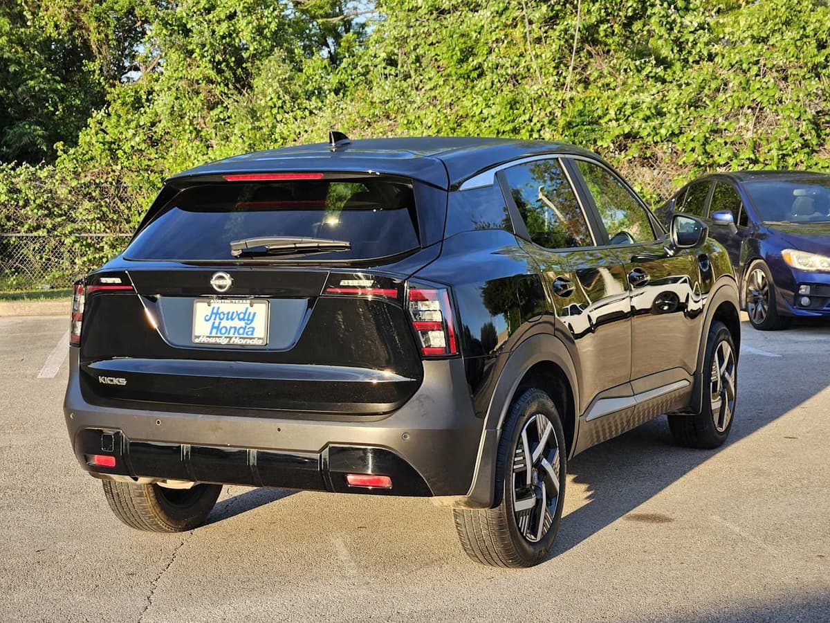 2025 Nissan Kicks - Image 6