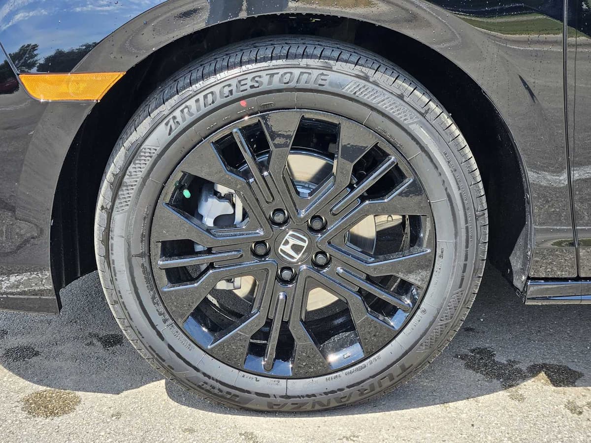 2026 Honda Odyssey - Image 8