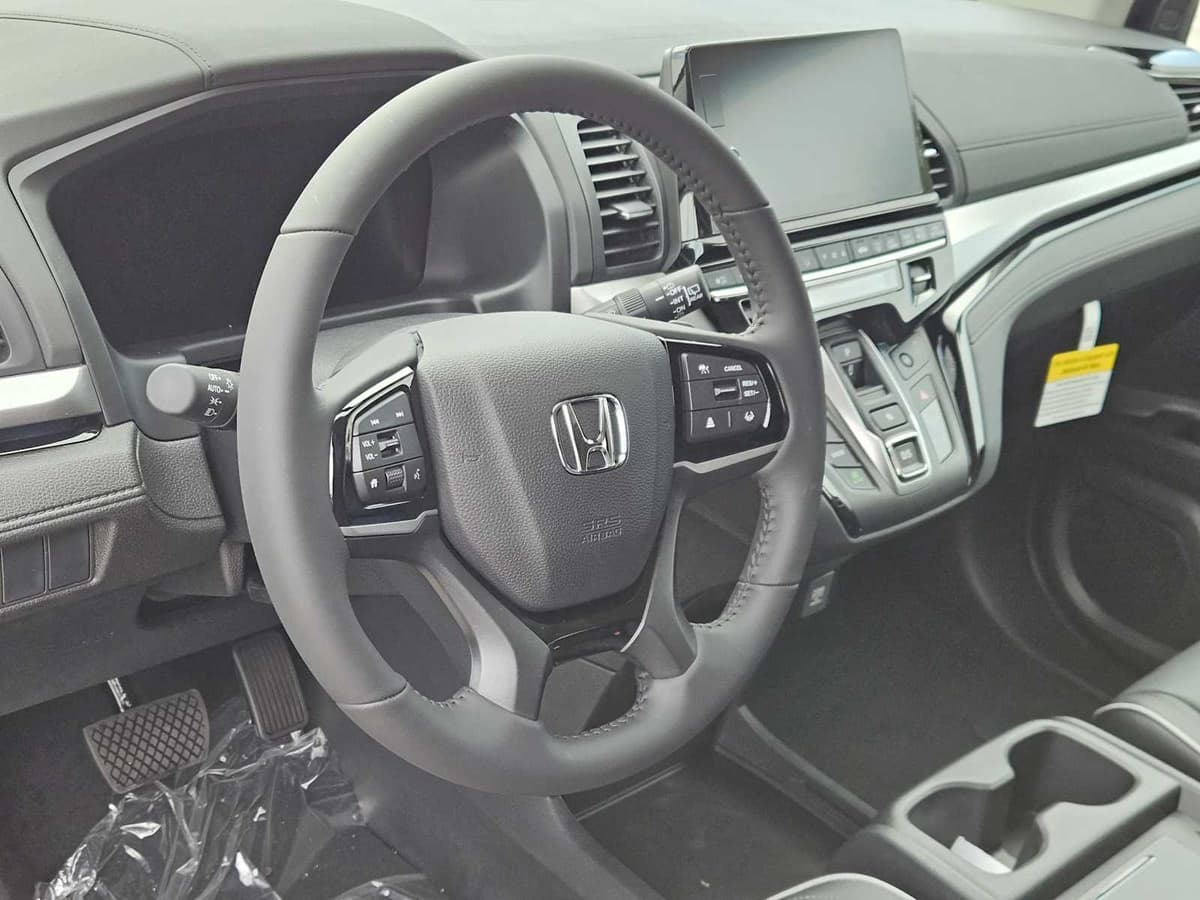 2026 Honda Odyssey - Image 2