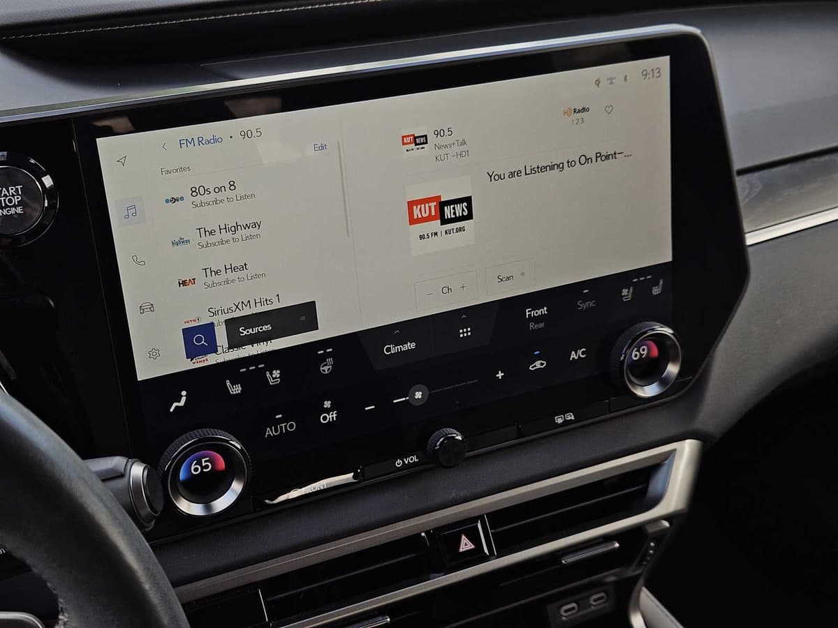 2023 LEXUS RX - Image 17