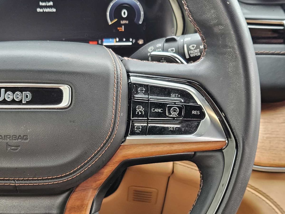 2022 Jeep Grand Cherokee L - Image 28