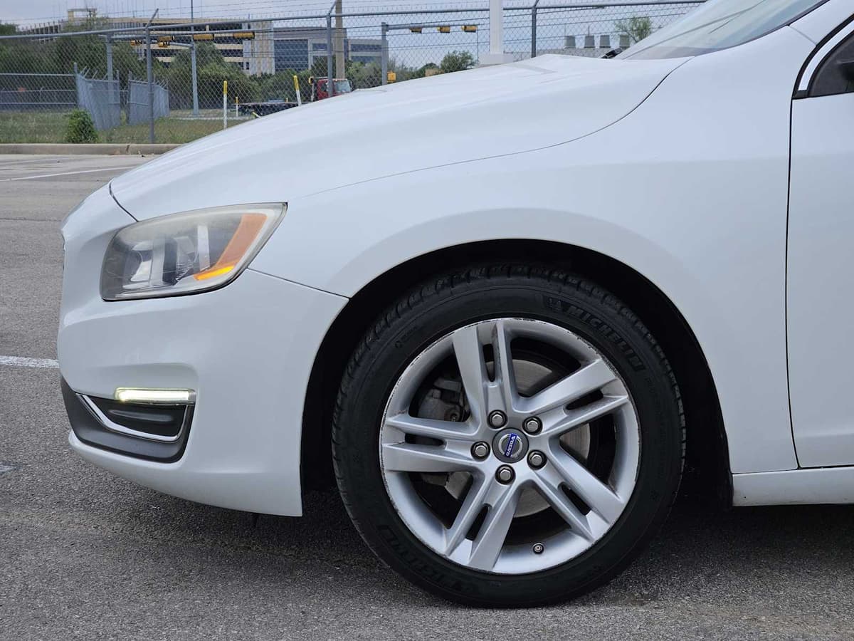 2015 Volvo S60 - Image 8