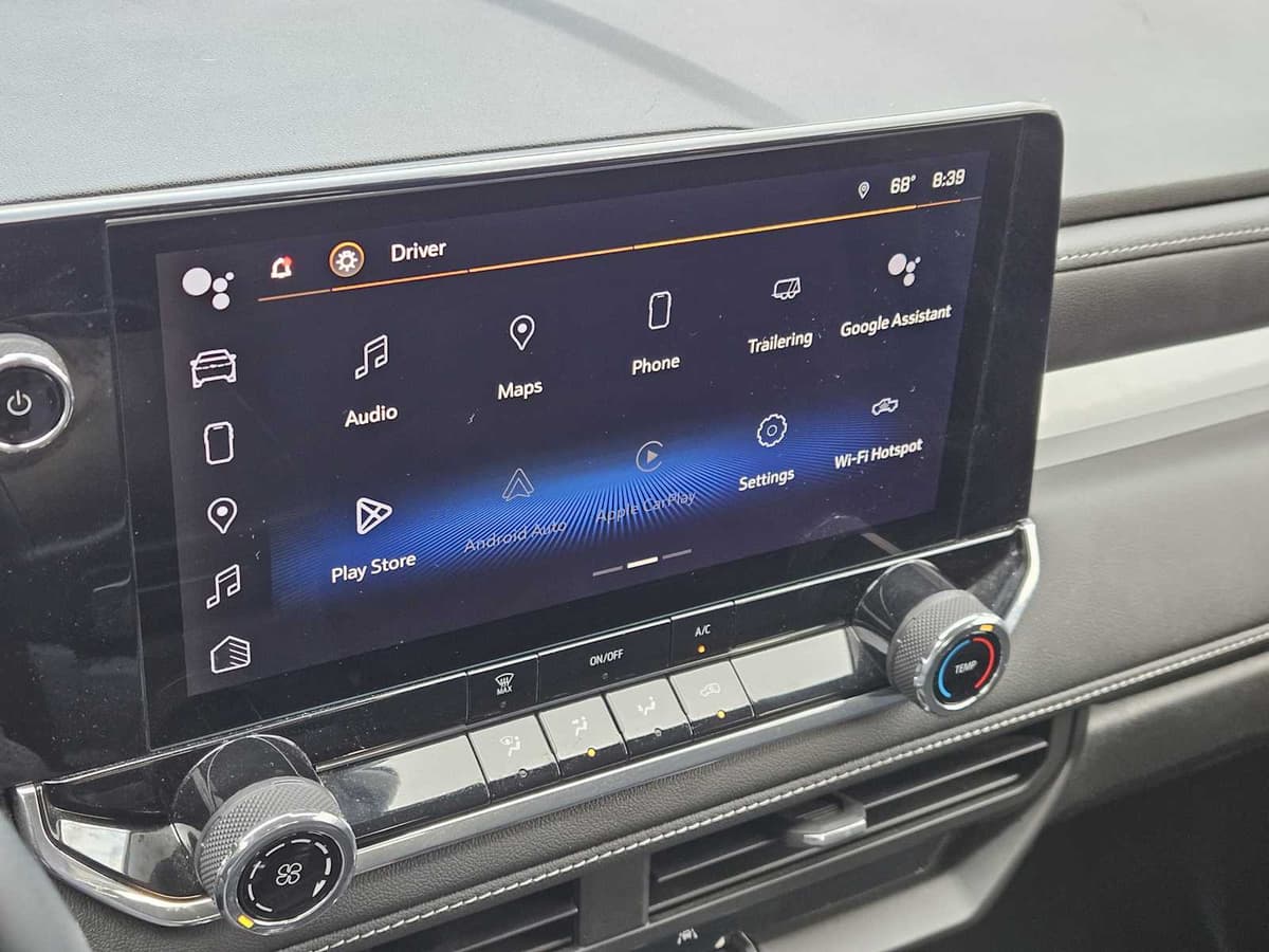 2023 Chevrolet Colorado - Image 17