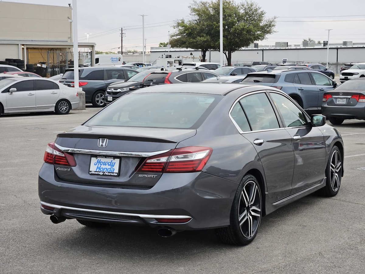 2017 Honda Accord Sedan - Image 6